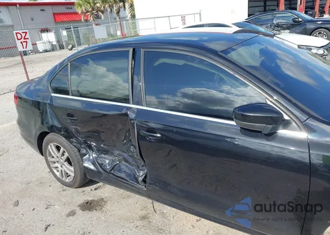 2017 Volkswagen Jetta 1.4T S z USA, uszkodzony, nr VIN 3VW2B7AJ9HM308518